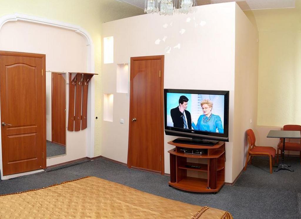 Margo Hotel ハルキウ エクステリア 写真